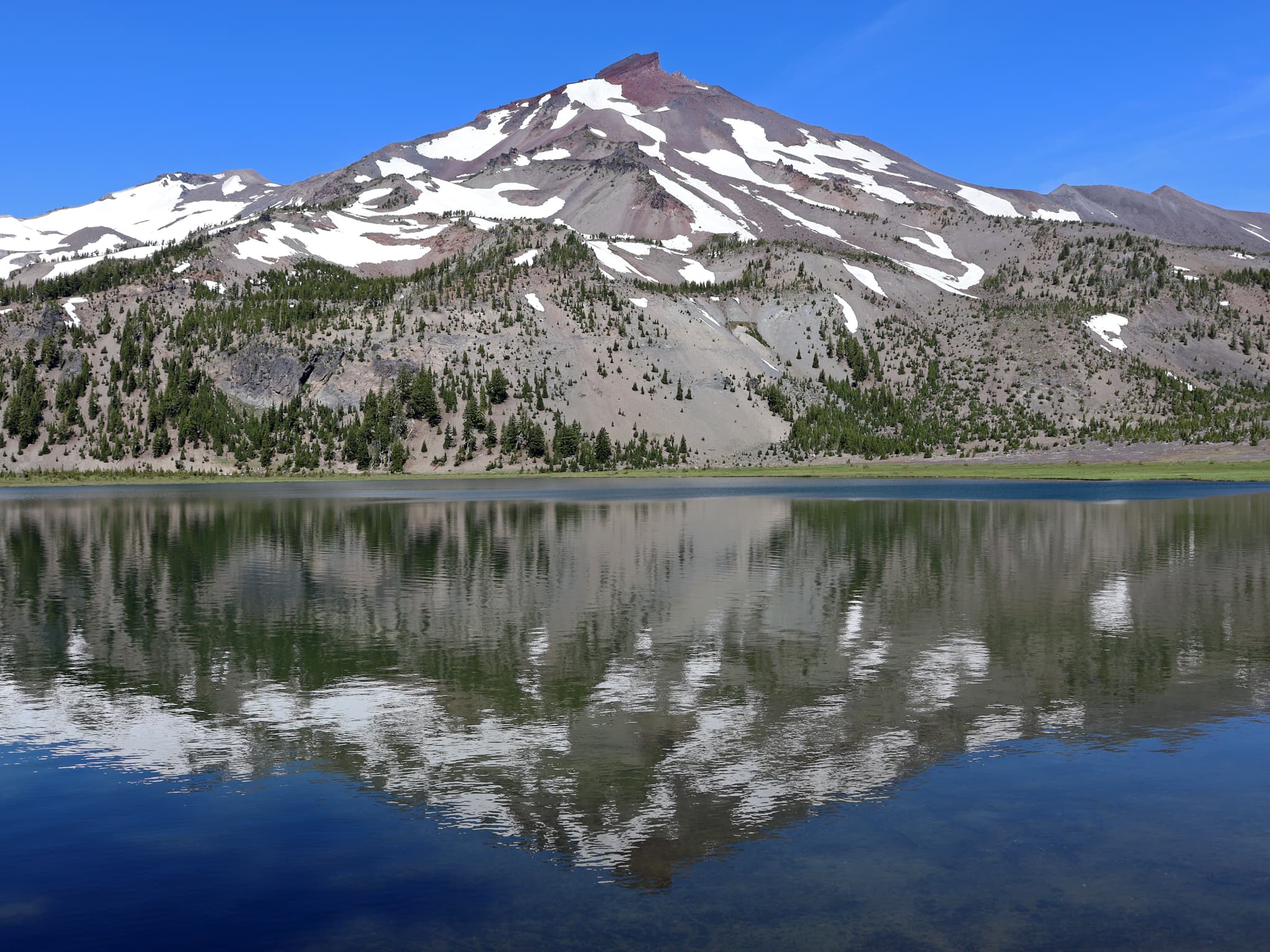 South Sister Without a Rope: Oregon's Easiest Big Summit Is Still a Long Day