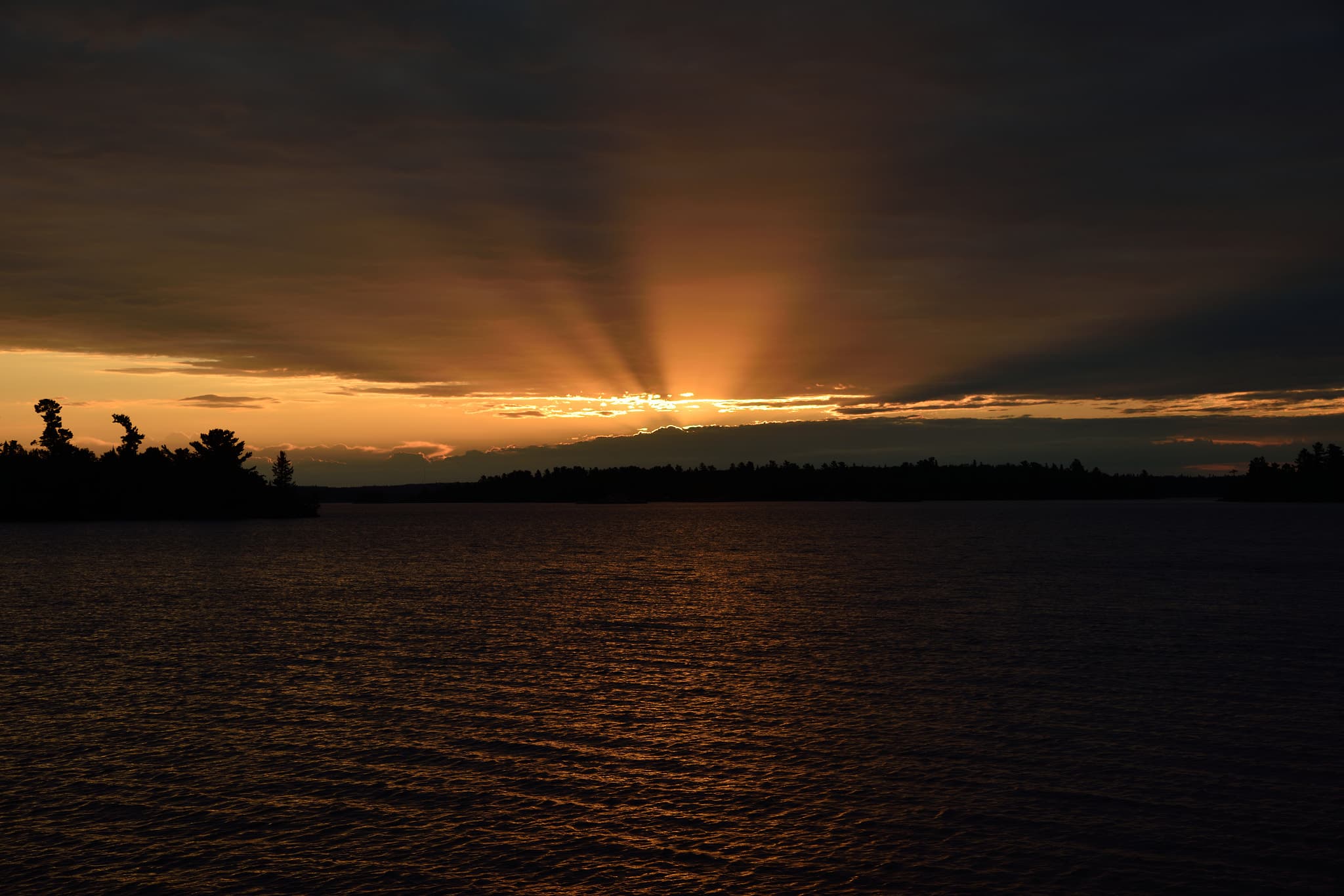 How to Fish Lake of the Woods: A Beginner's Whole-Lake Guide to Walleye, Muskie, and More
