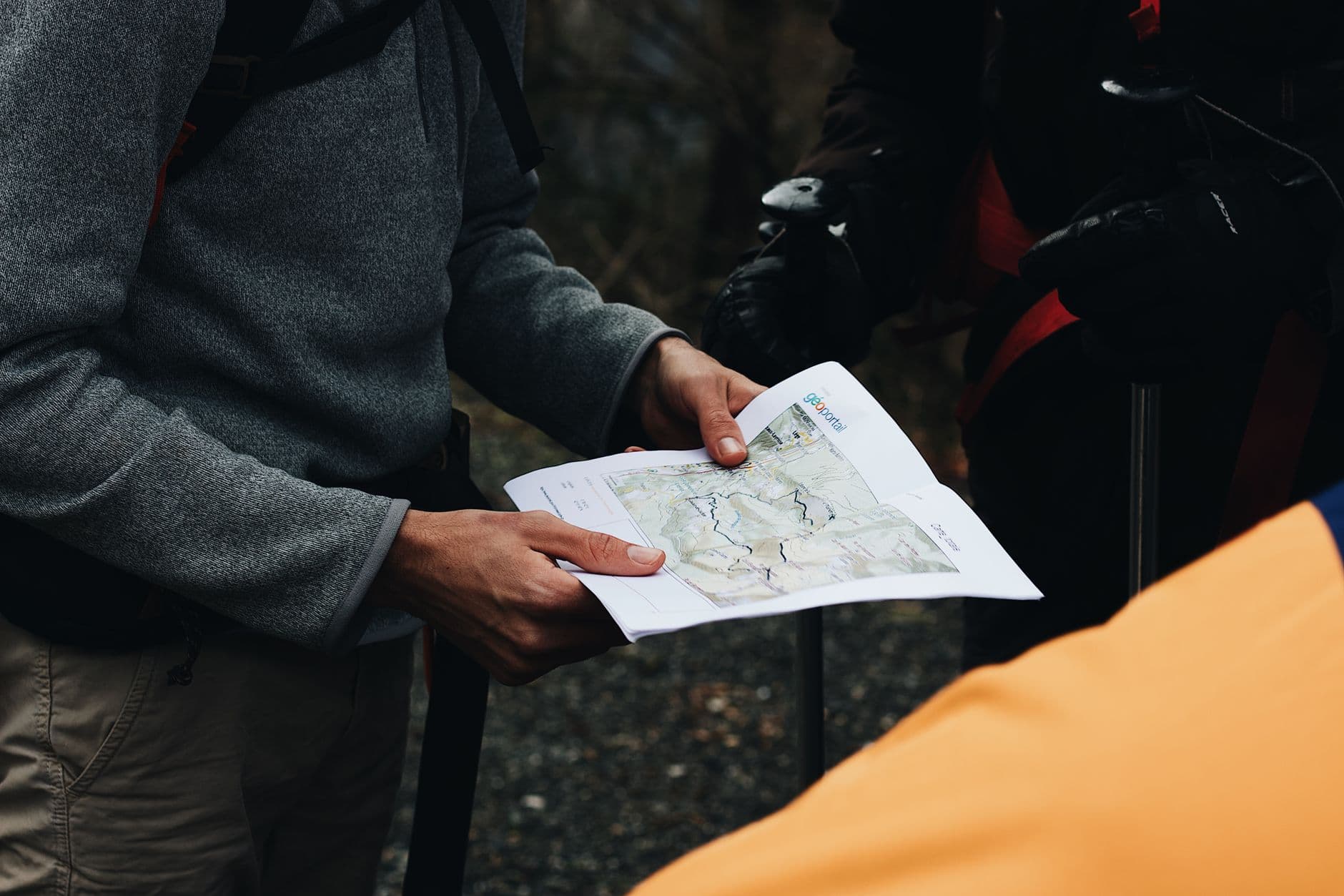 Navigating When the App Dies: Maps, Bearings, and Bailouts