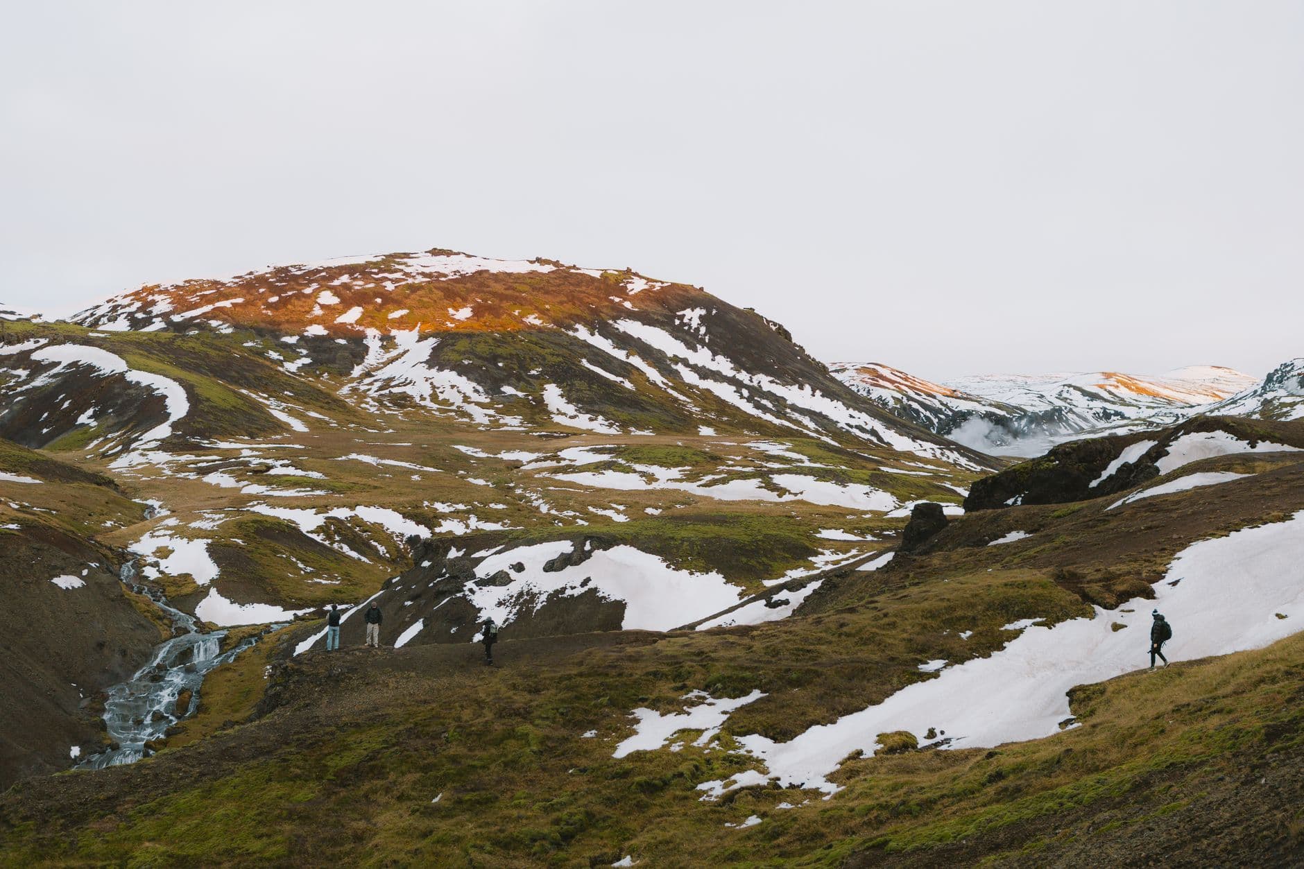 The Six Weeks Nobody Plans For: Hiking the Shoulder-Season Snowline